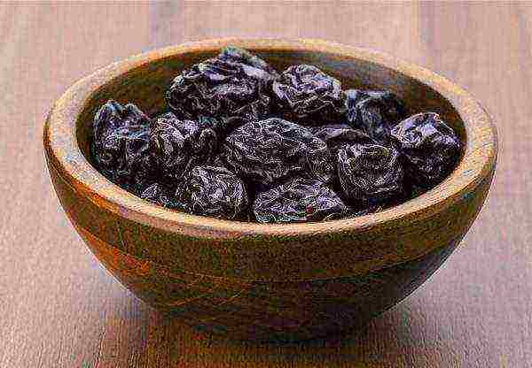 What is the difference between plums and prunes?