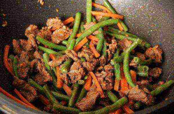 Green beans go well with both vegetable and meat dishes
