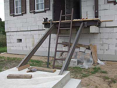 Installation of inclined elements is demonstrated.