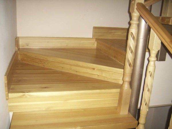Larch staircase elements: runways and carved railings