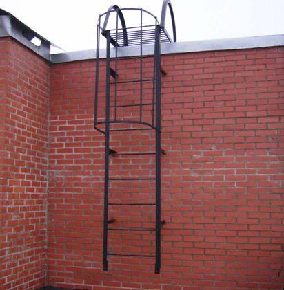 The shape, dimensions and materials of the fire escape must be calculated at the stage of the construction design.