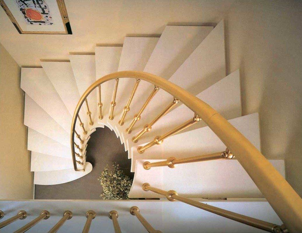 Fotografia scărilor de sus.