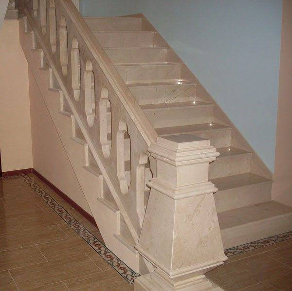Manapság kőből készült lépcső