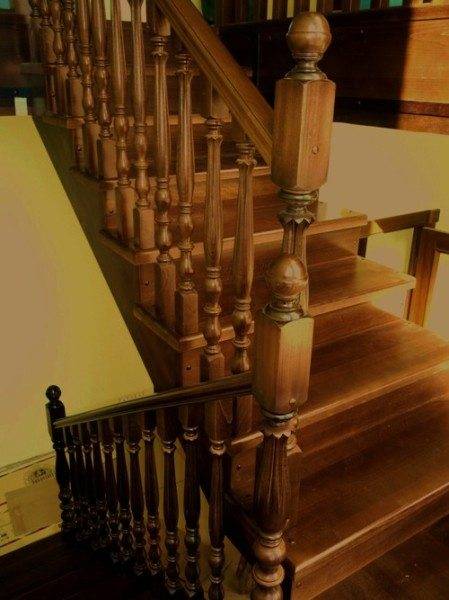 Amatőr fotó egy klasszikus lépcsőről