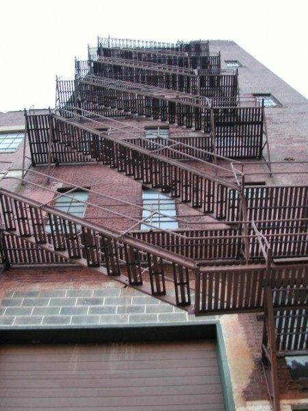 Amateur photo of a fire escape consisting of marches and platforms