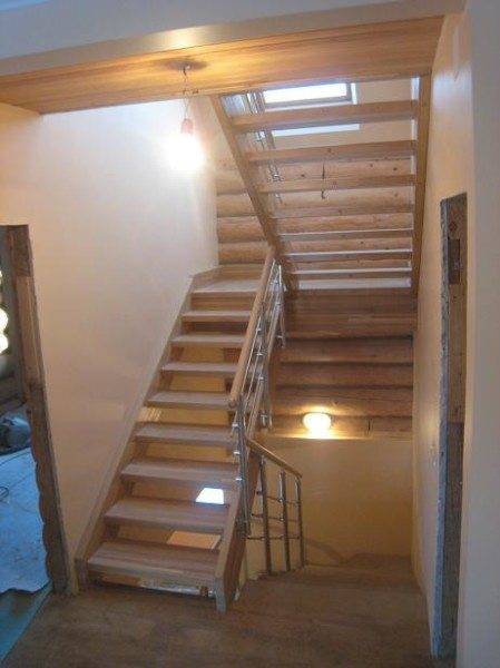 Lépcsők a lépcsőkhöz - forma, anyag, tervezési jellemzők