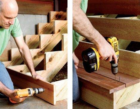 The photo shows how to fasten the elements together using a screwdriver