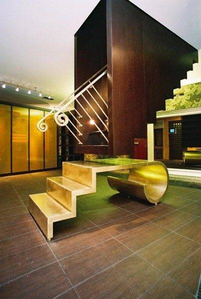 An unusual design solution, such a staircase on your own certainly cannot be erected