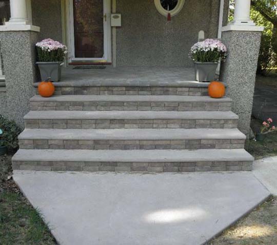 Lined Monolithic Concrete Porch Steps