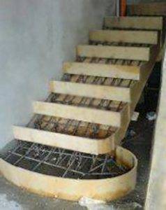 Zsaluzat beton lépcsőkhöz
