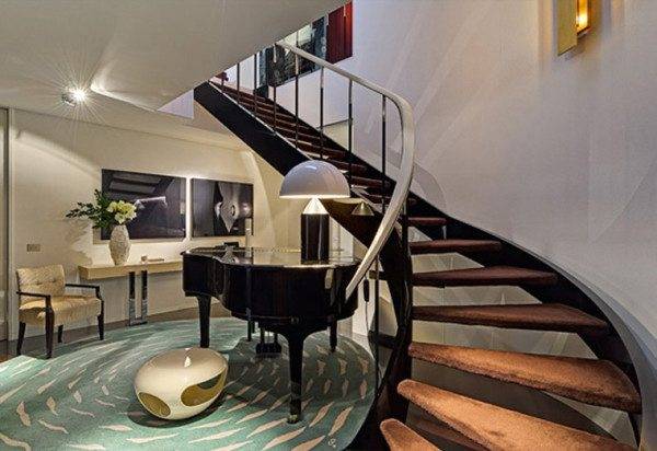 Great place to set up a grand piano.