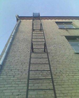 Fire escape without safety guard.