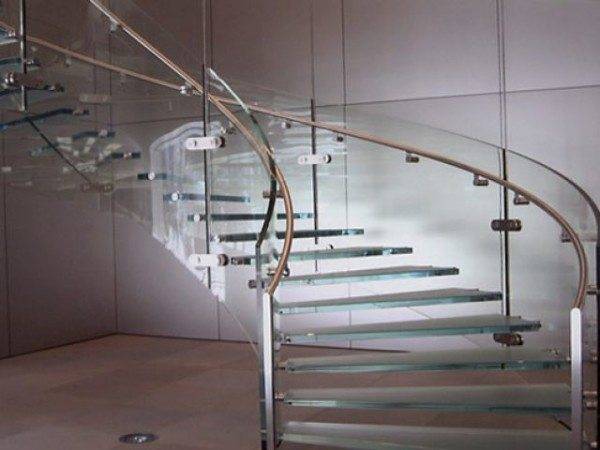 Escalier en verre