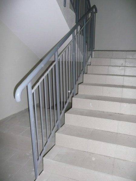 A lépcsők építését számos norma és szabvány szabályozza.