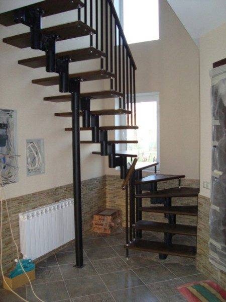 Kényelmes moduláris lépcsőház otthonába.