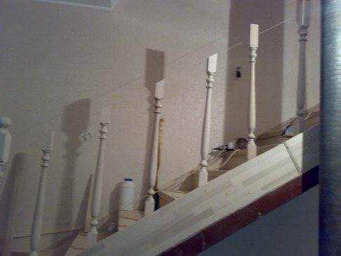 Nous installons des clôtures d'escalier de nos propres mains.