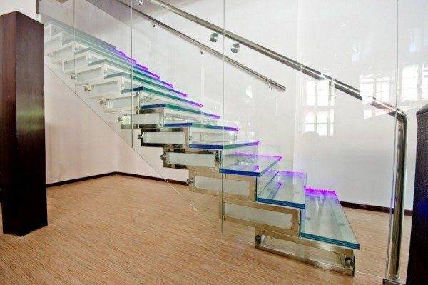 High-tech lépcső opció
