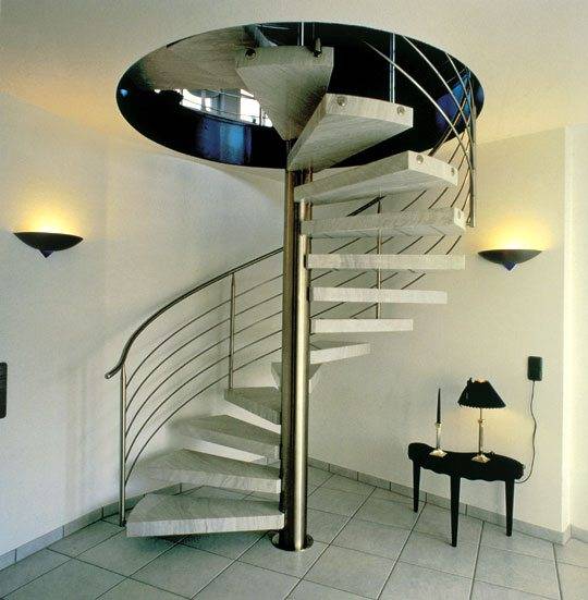 Lépcsők a lépcsőkhöz - forma, anyag, tervezési jellemzők