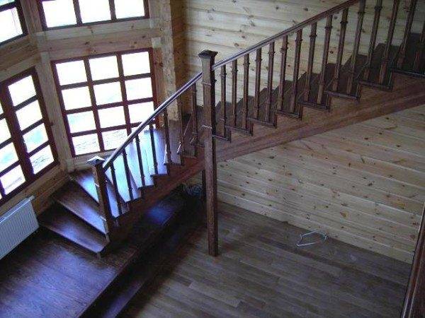 Escalier intérieur en chêne