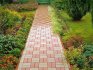 Features of laying a brick country path