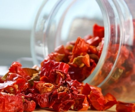 How to prepare and store hot peppers