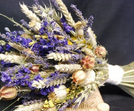 How to make a bouquet of dried flowers
